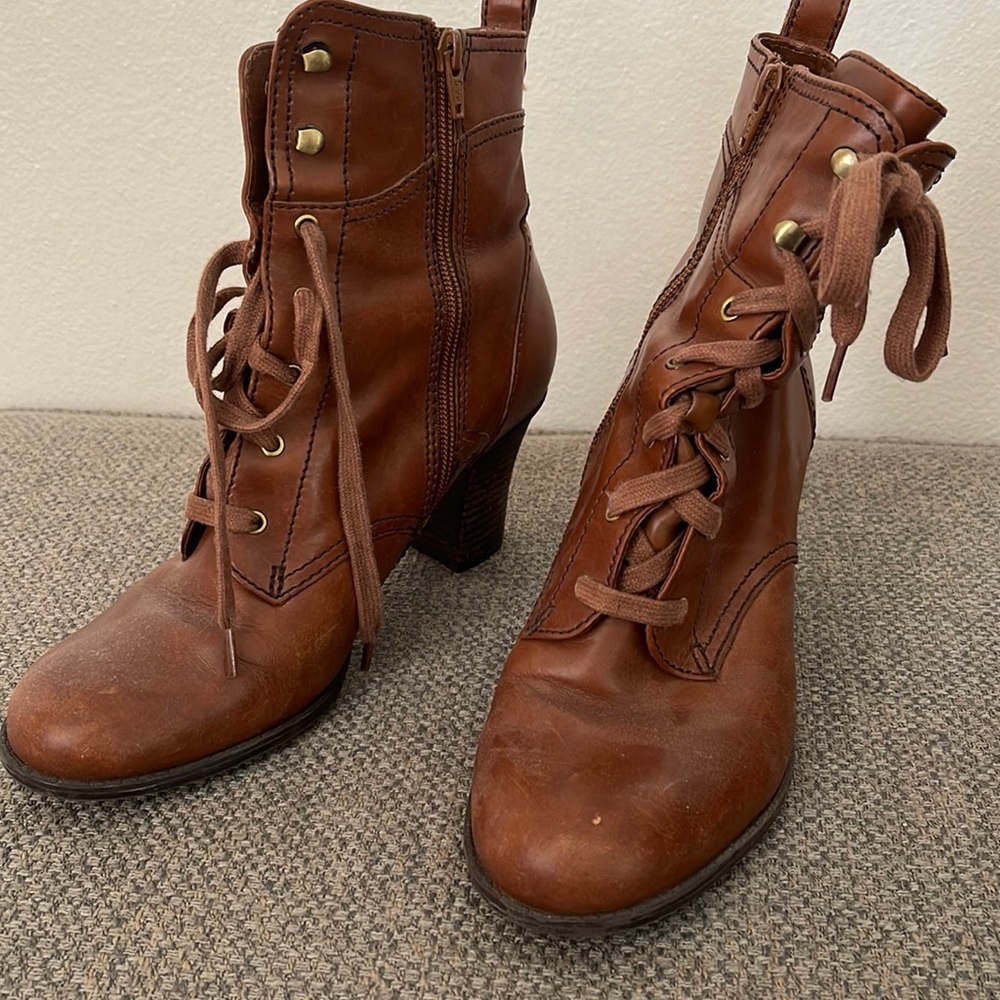 Naturalizer N5 comfort low boots laces and zipper, brown leather uppers.